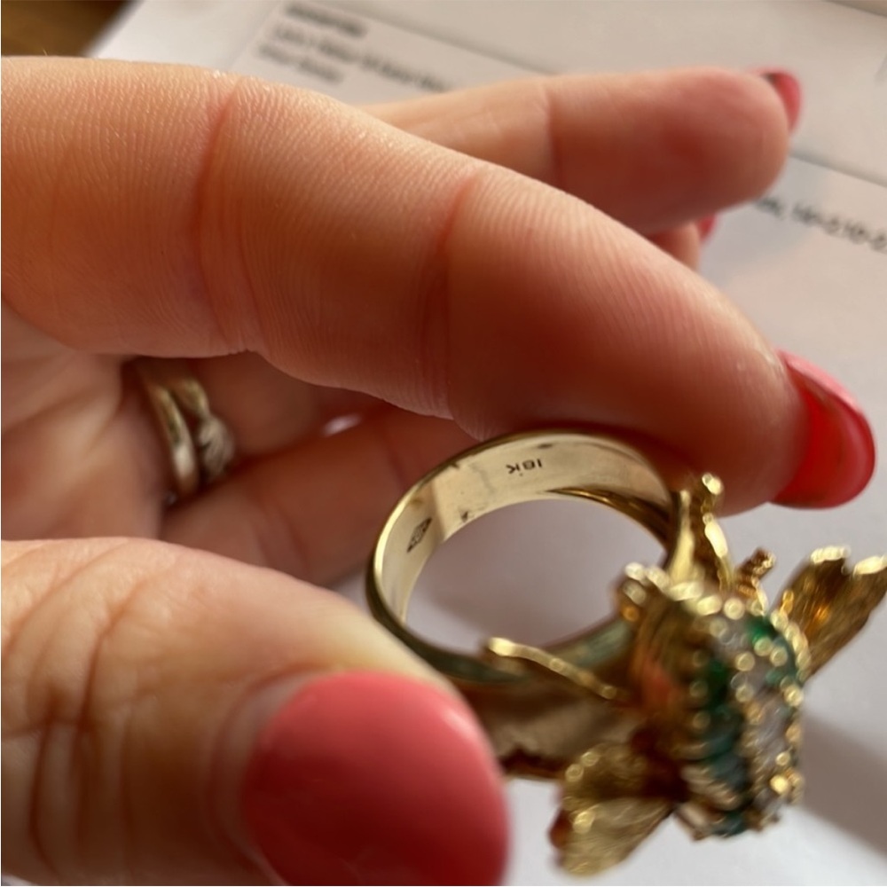 Herbert Rosenthal Emeralds and diamonds Ring
18k gold with detachable Pin - Picture 13 of 17